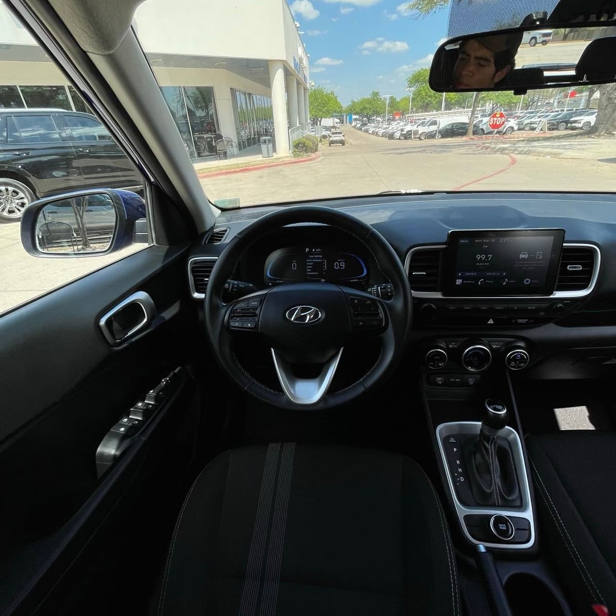 2025 Hyundai Venue - Image 11