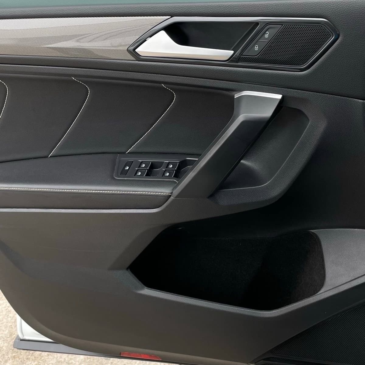 2023 Volkswagen Tiguan - Image 21