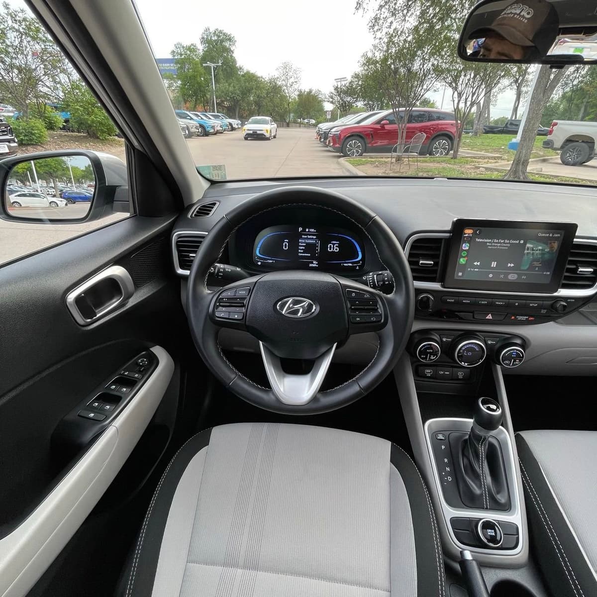 2025 Hyundai Venue - Image 10