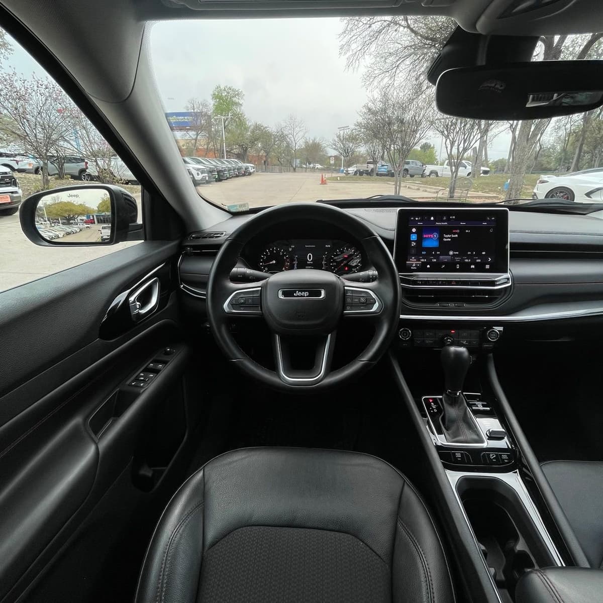 2022 Jeep Compass - Image 13