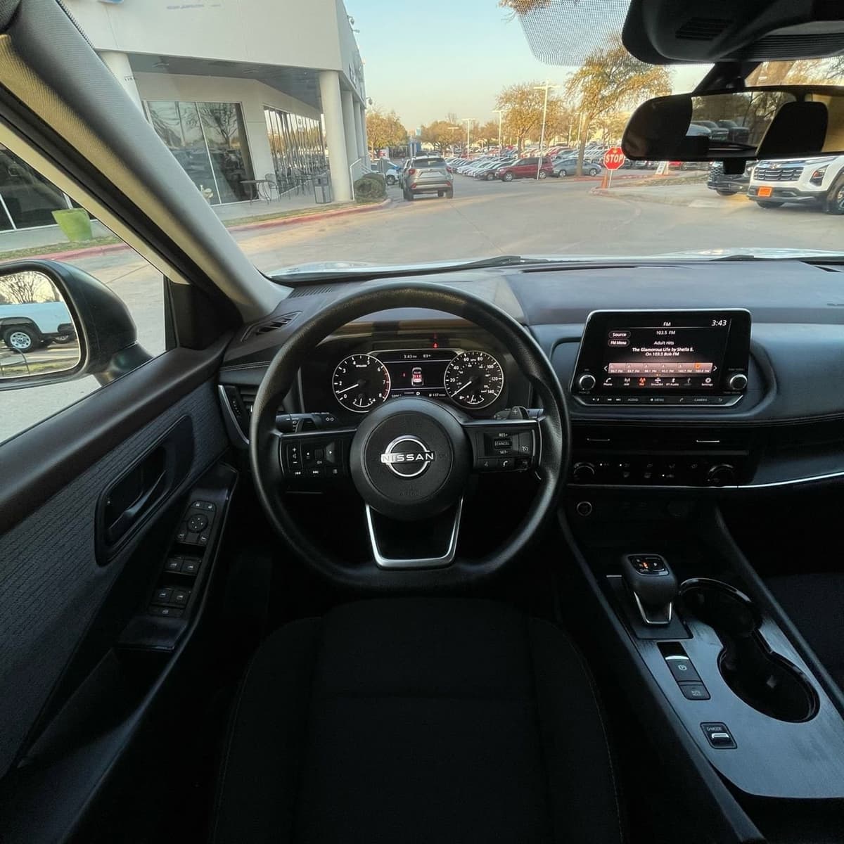 2023 Nissan Rogue - Image 12