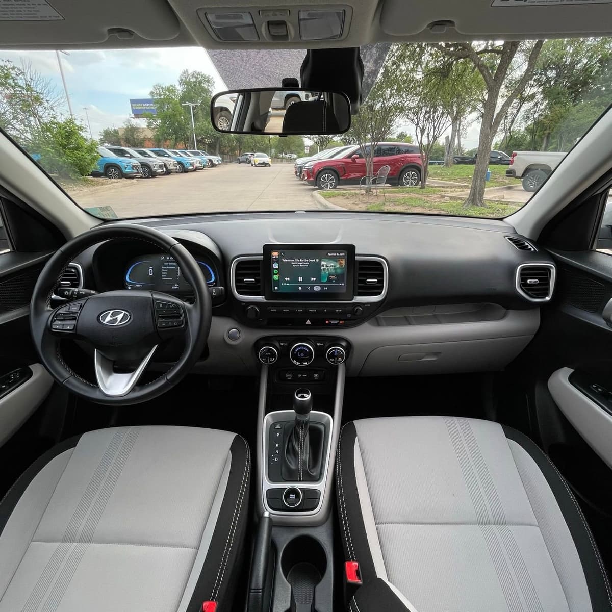 2025 Hyundai Venue - Image 9