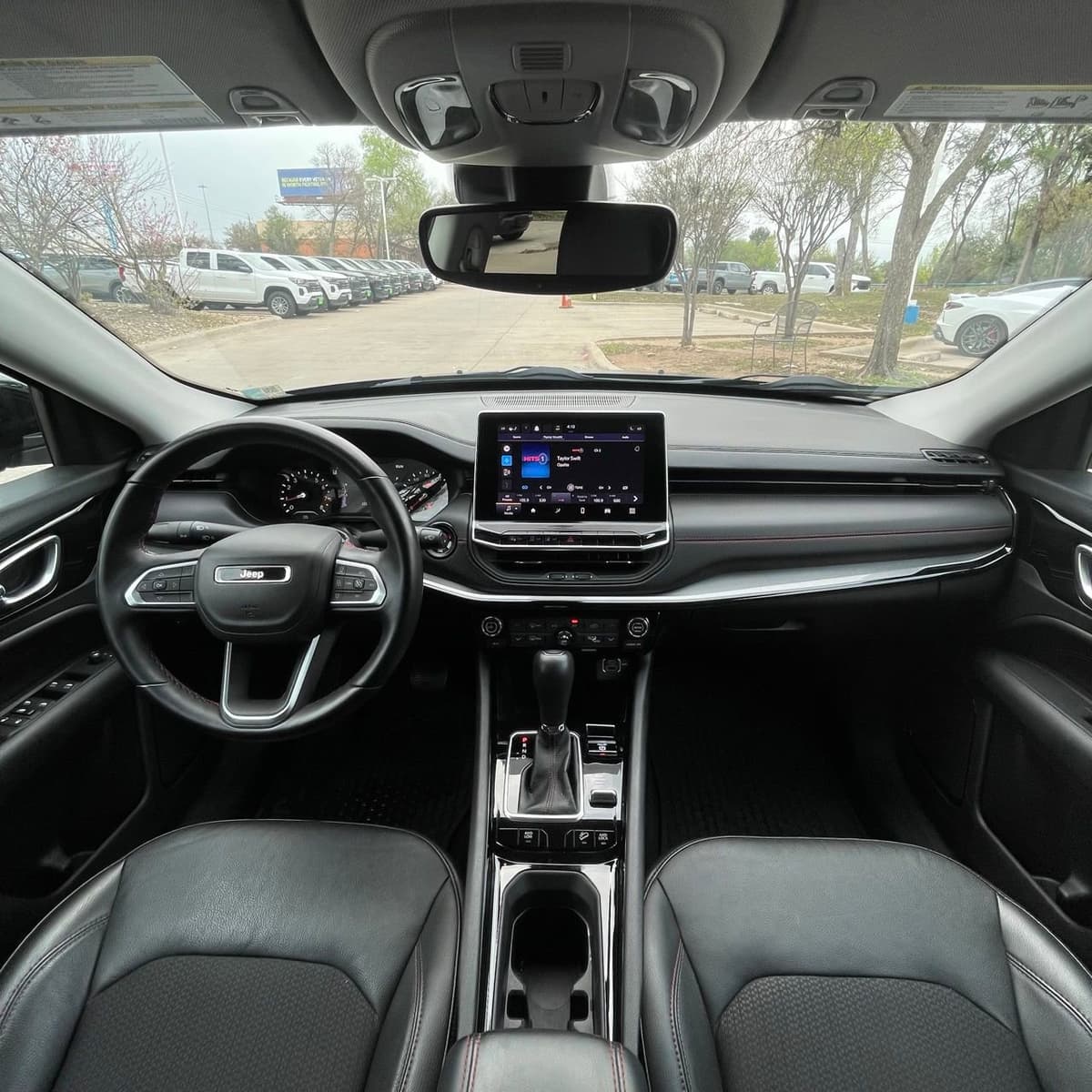 2022 Jeep Compass - Image 12