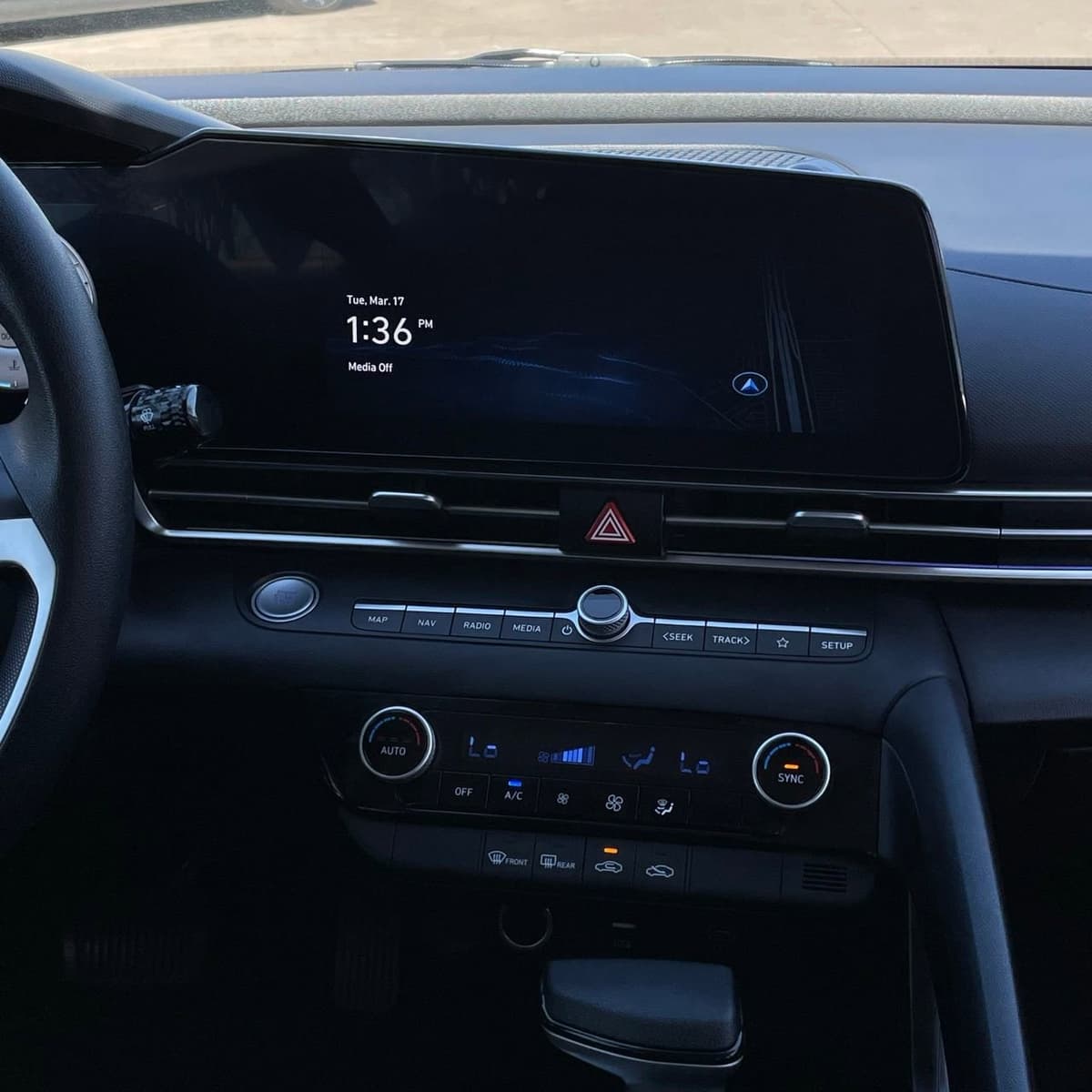 2024 Hyundai Elantra - Image 17