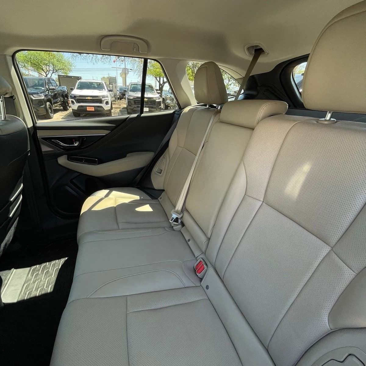 2024 Subaru Outback - Image 25