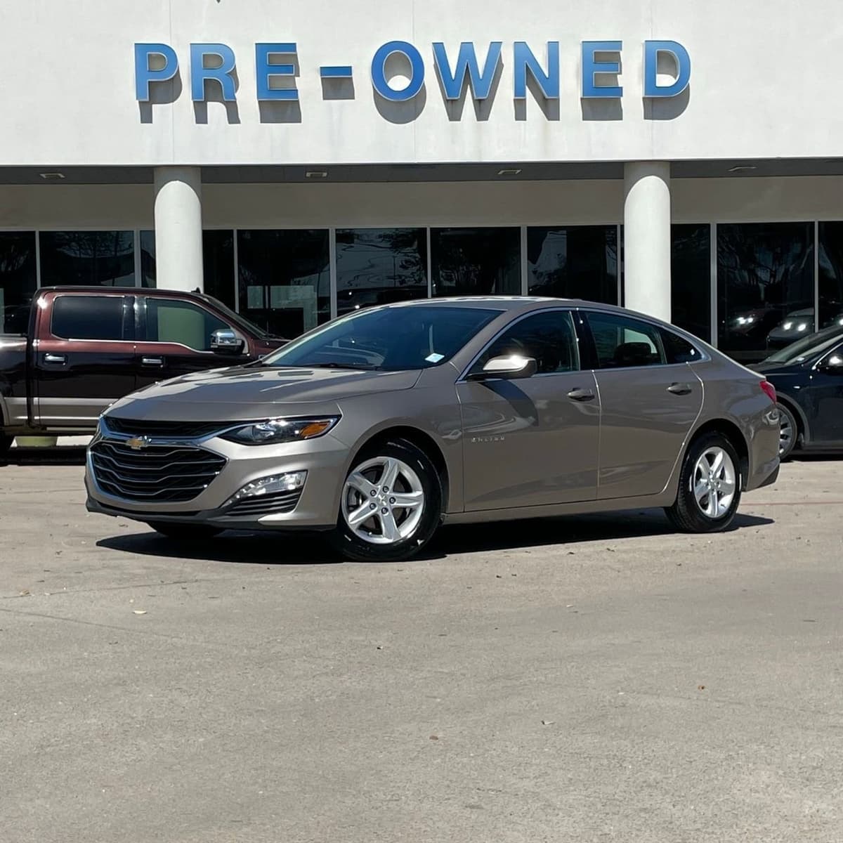 2024 Chevrolet Malibu - Image 1