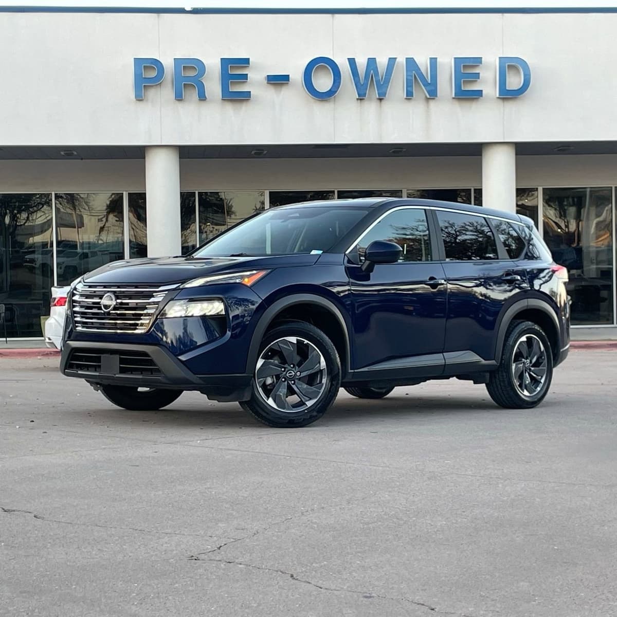 2025 Nissan Rogue - Image 2