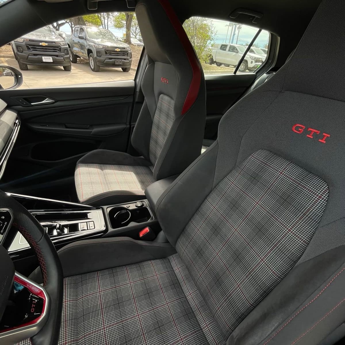 2024 Volkswagen Golf GTI - Image 20