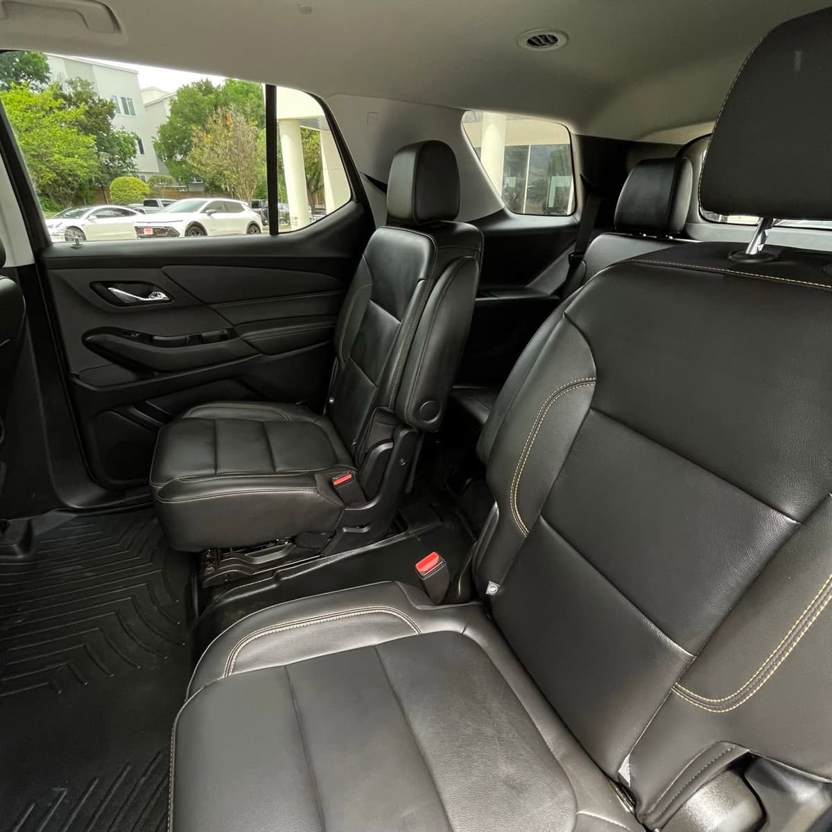 2020 Chevrolet Traverse - Image 24