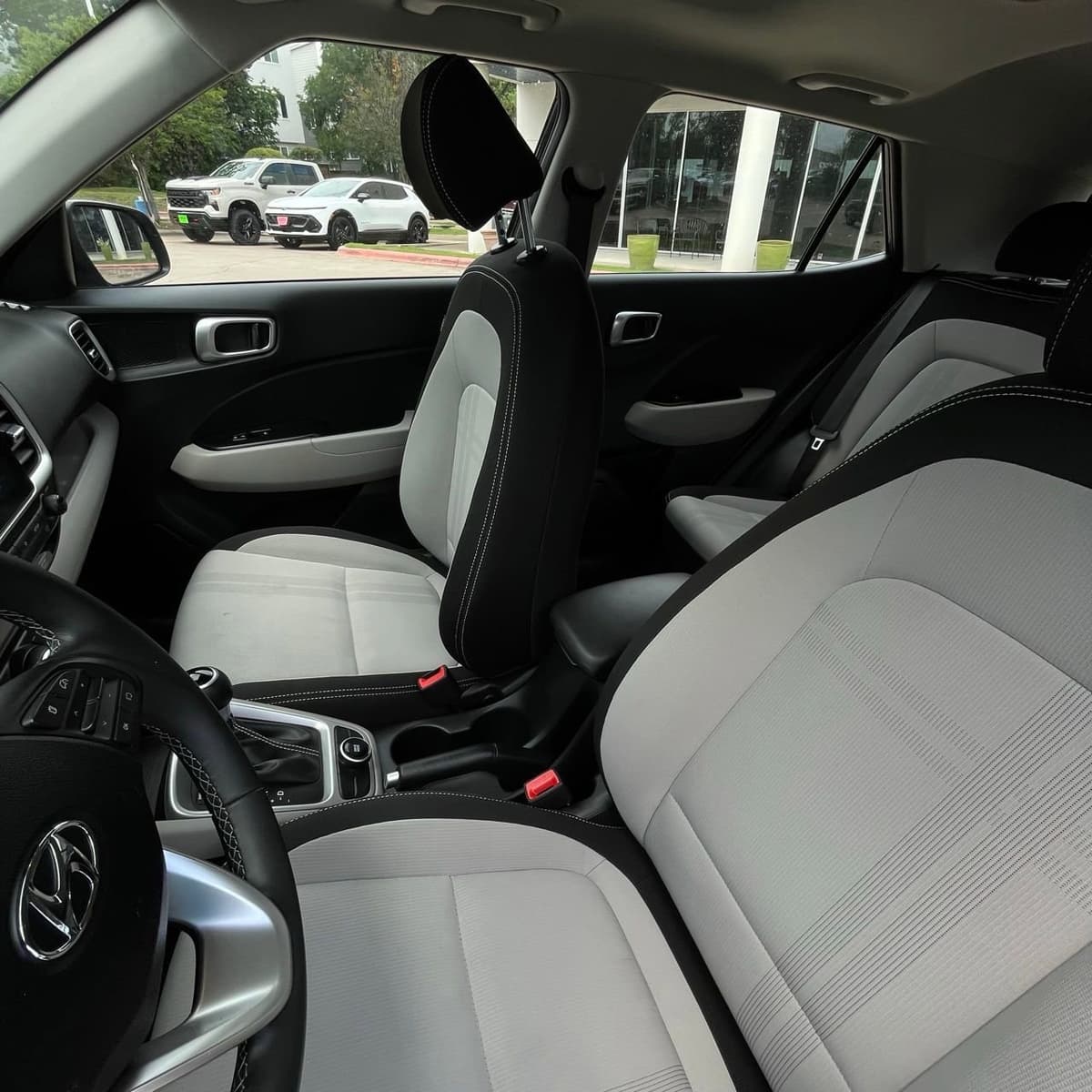 2025 Hyundai Venue - Image 21