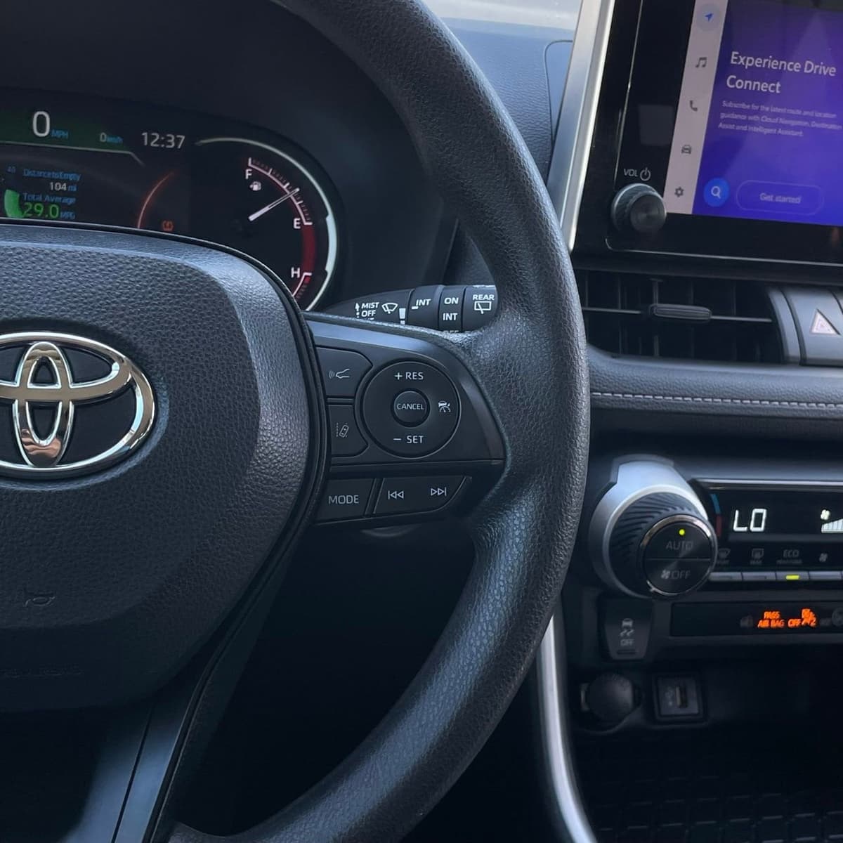 2024 Toyota RAV4 - Image 15