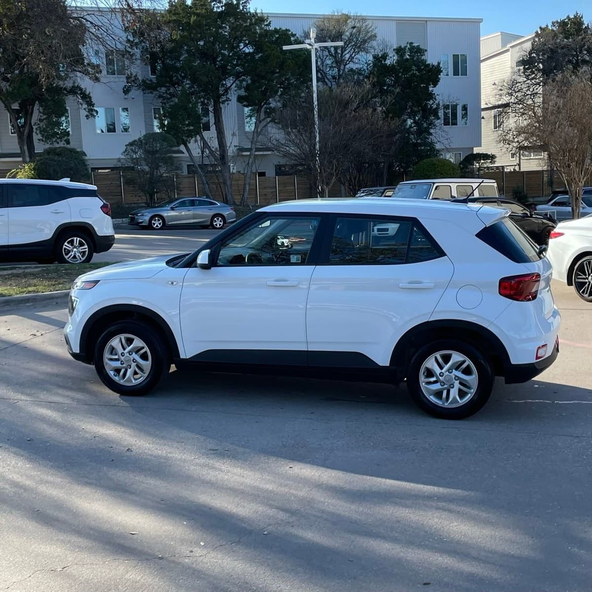 2025 Hyundai Venue - Image 3