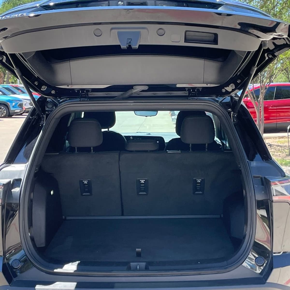 2025 Chevrolet Equinox - Image 25