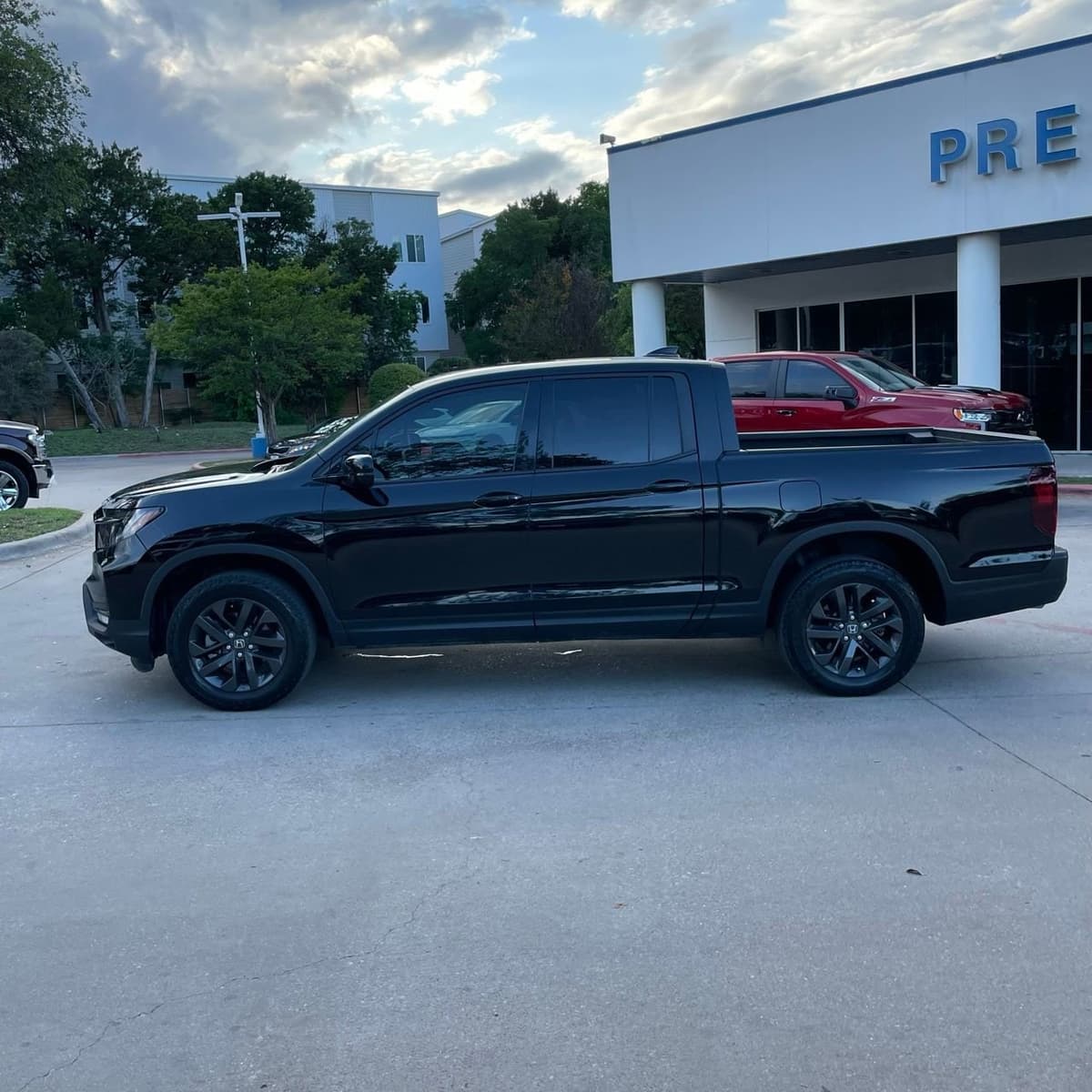 2023 Honda Ridgeline - Image 3