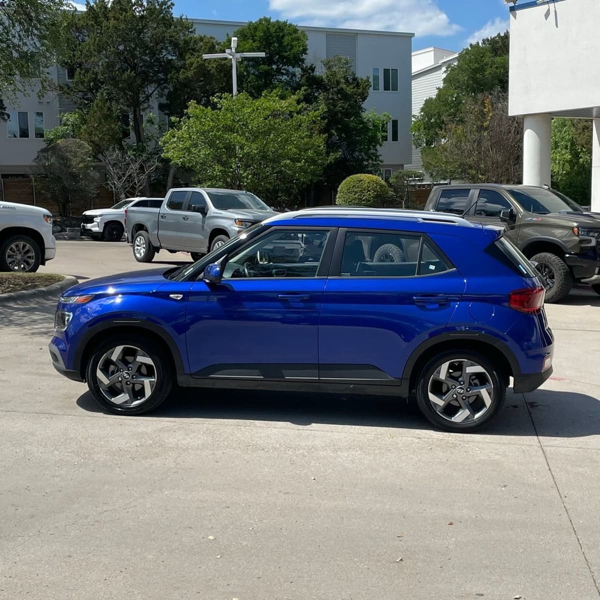 2025 Hyundai Venue - Image 3