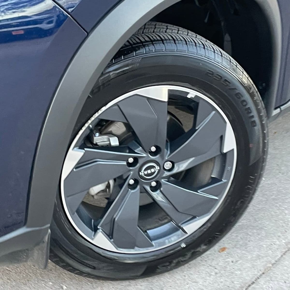 2025 Nissan Rogue - Image 8