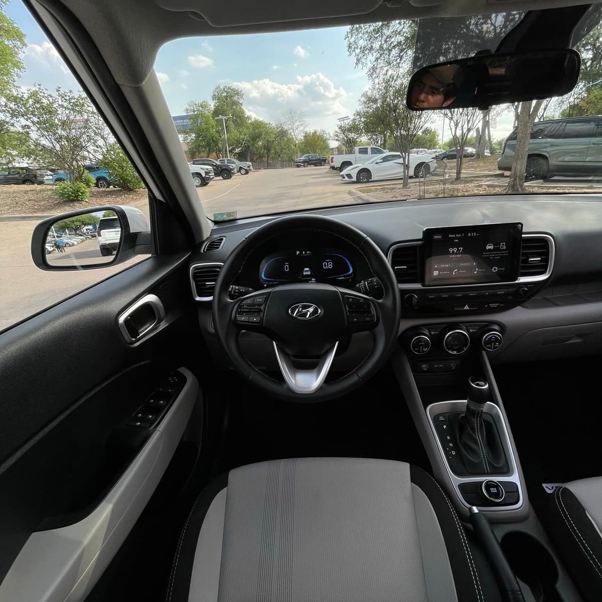 2025 Hyundai Venue - Image 11