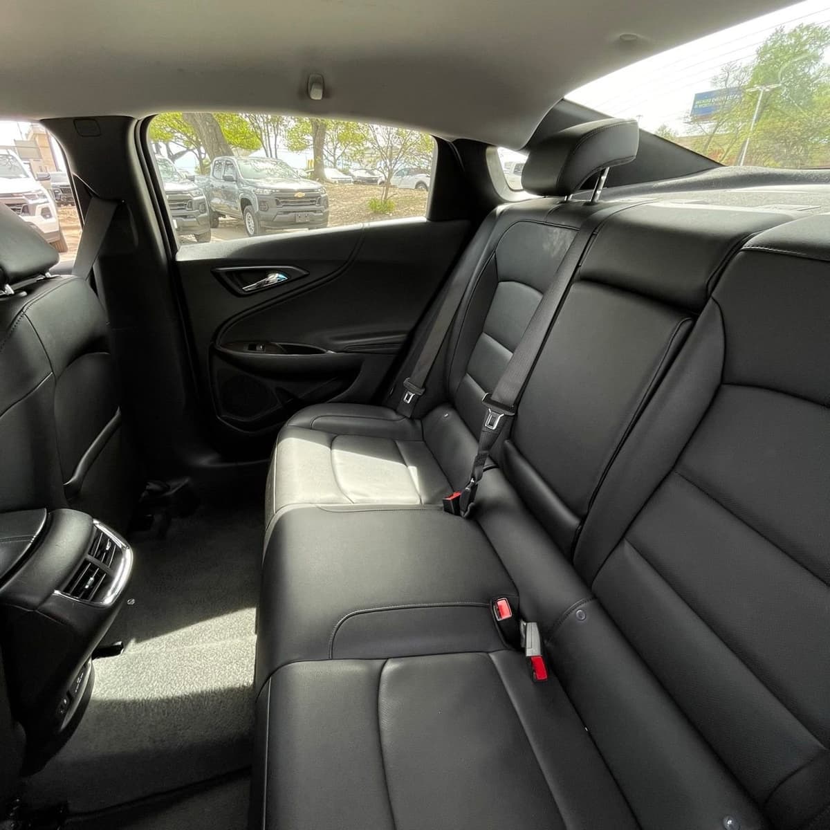 2024 Chevrolet Malibu - Image 24