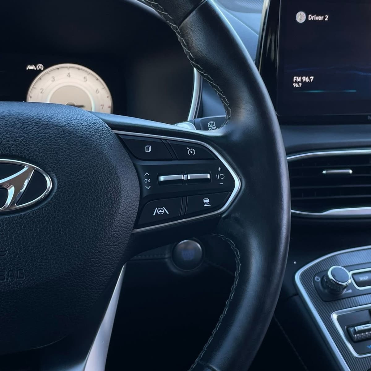 2022 Hyundai Santa Fe - Image 15