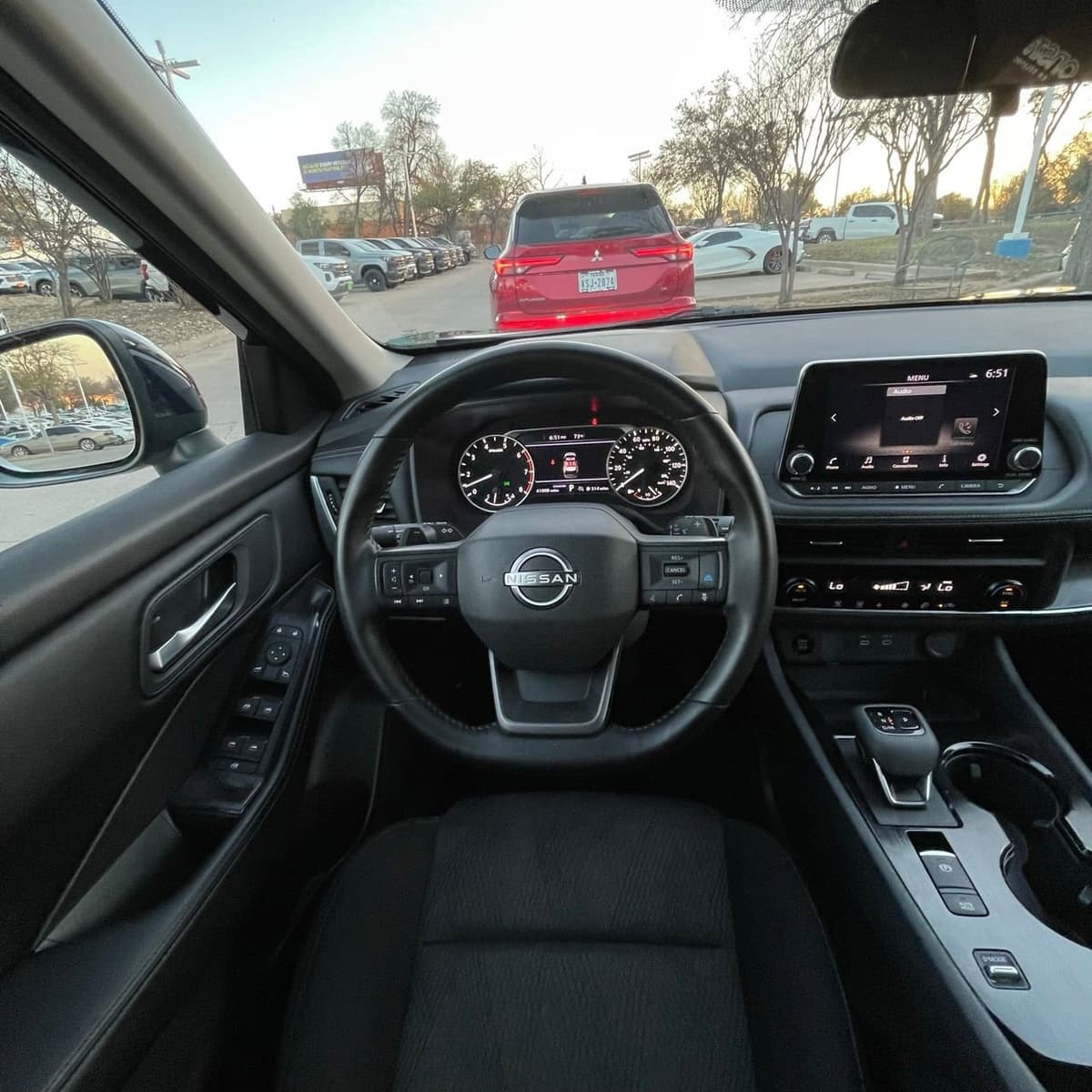 2025 Nissan Rogue - Image 11