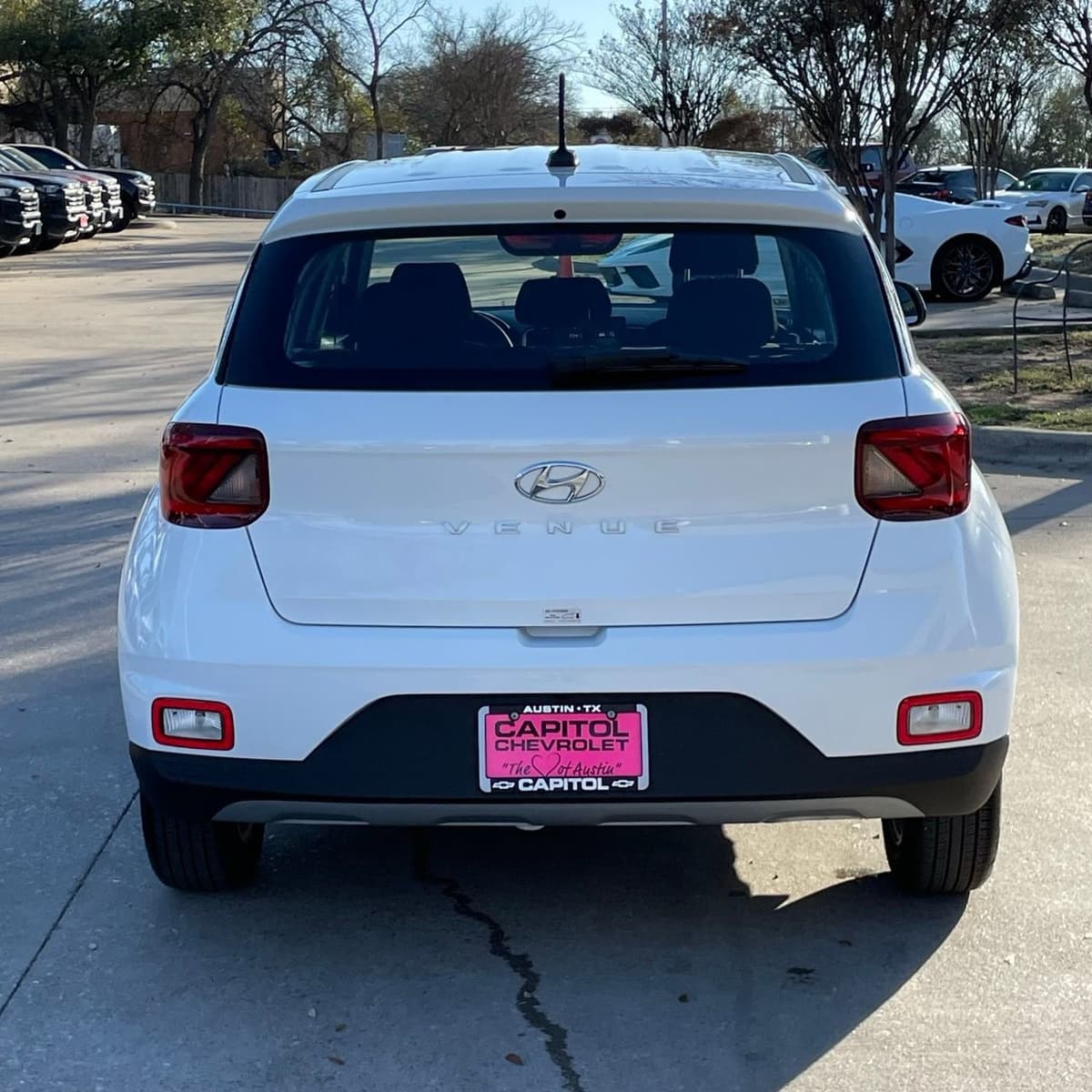 2025 Hyundai Venue - Image 5