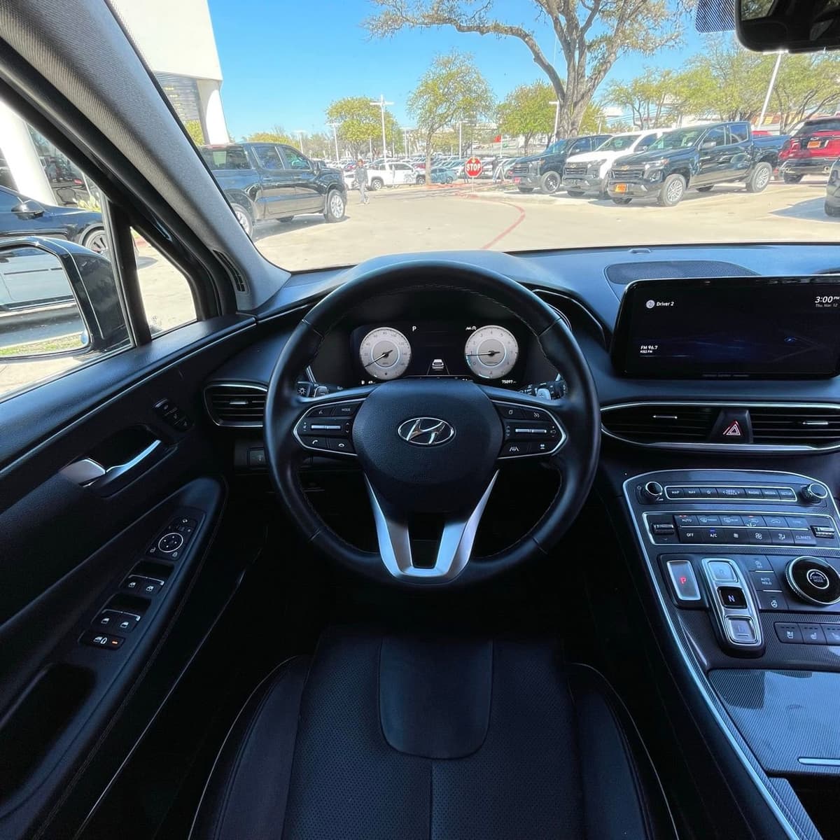 2022 Hyundai Santa Fe - Image 12