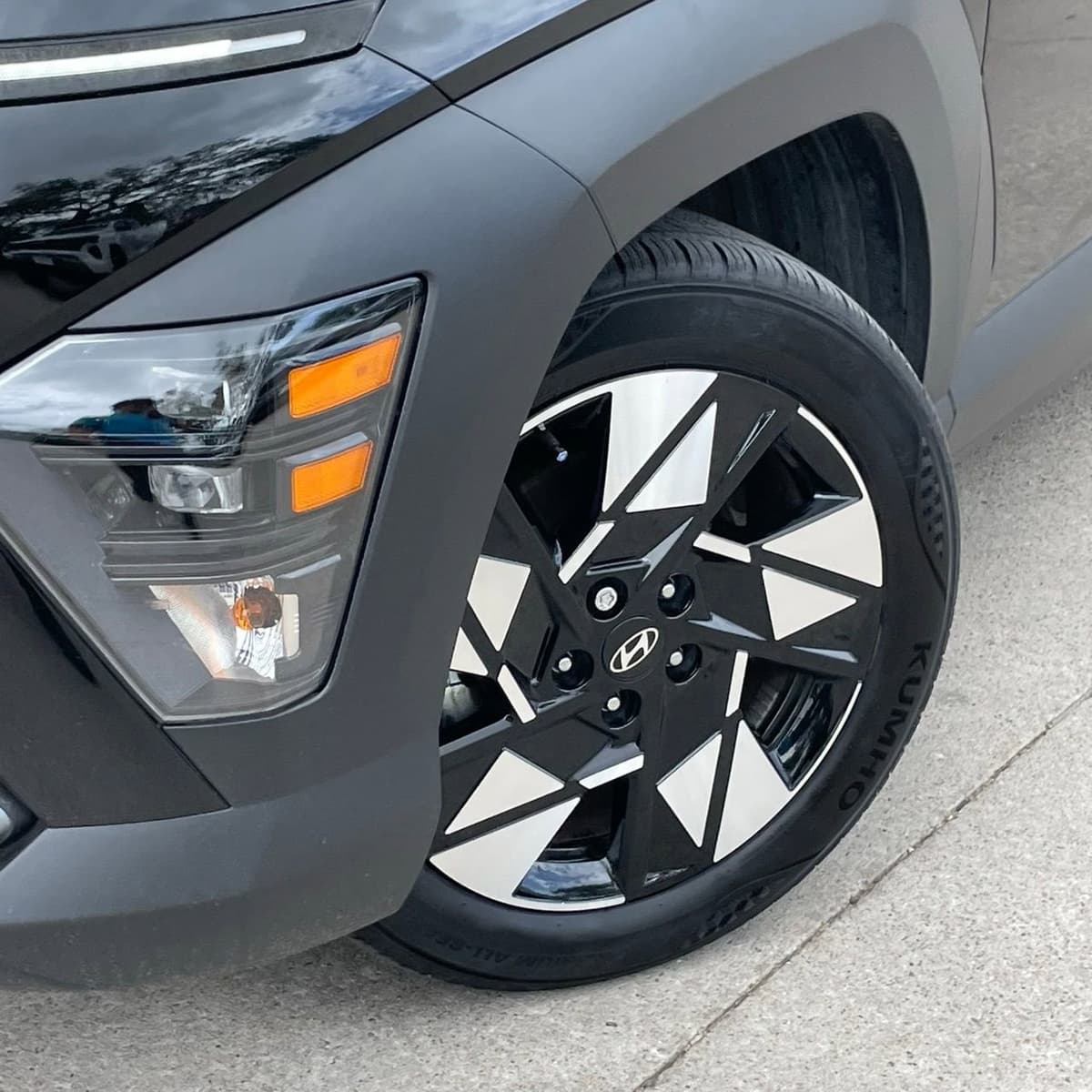 2025 Hyundai Kona - Image 8