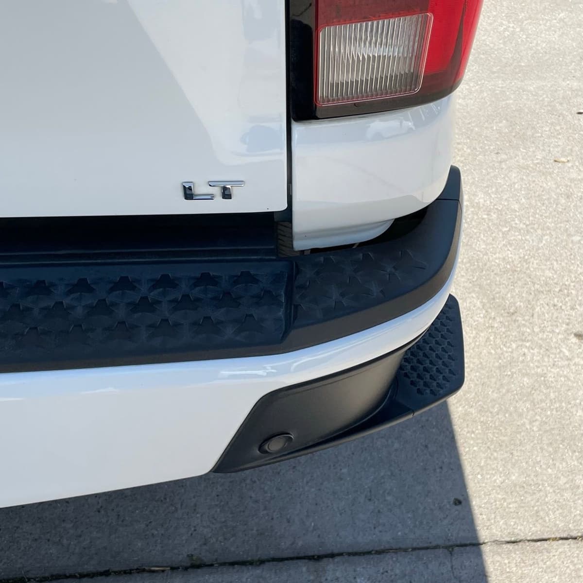 2023 Chevrolet Colorado - Image 6