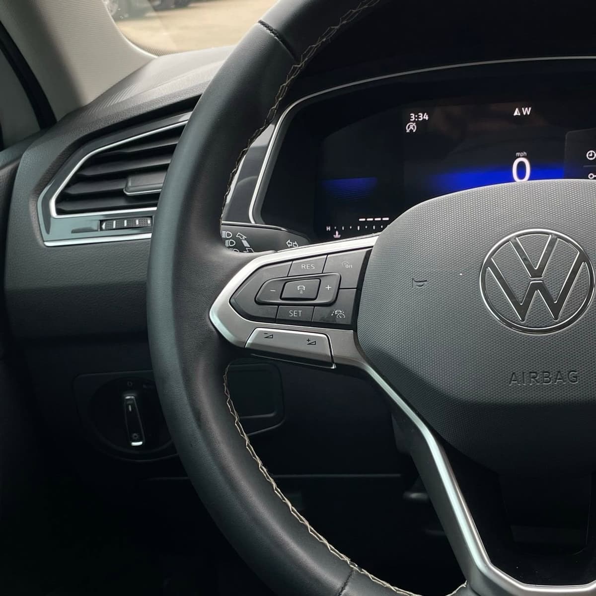 2023 Volkswagen Tiguan - Image 14