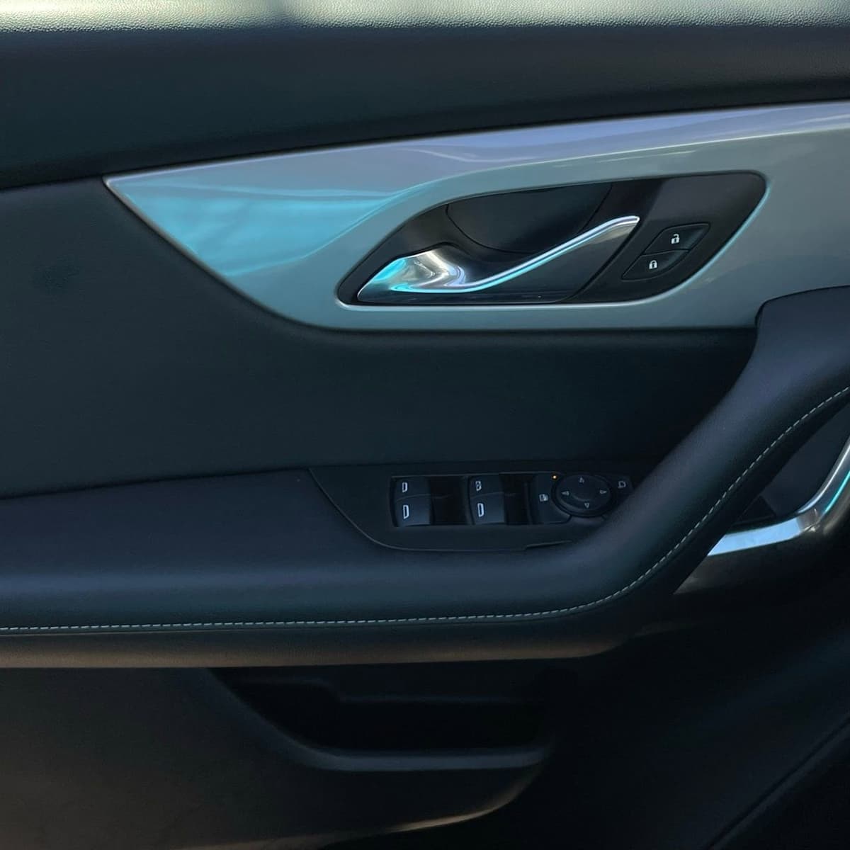 2025 Chevrolet Blazer - Image 20