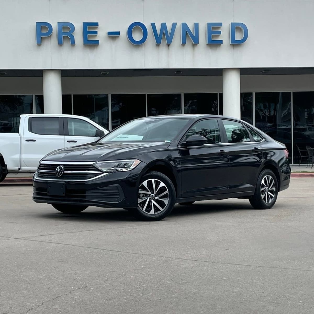 2024 Volkswagen Jetta - Image 2