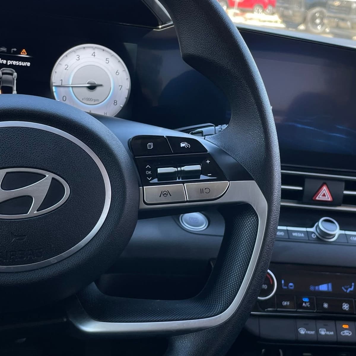 2024 Hyundai Elantra - Image 14