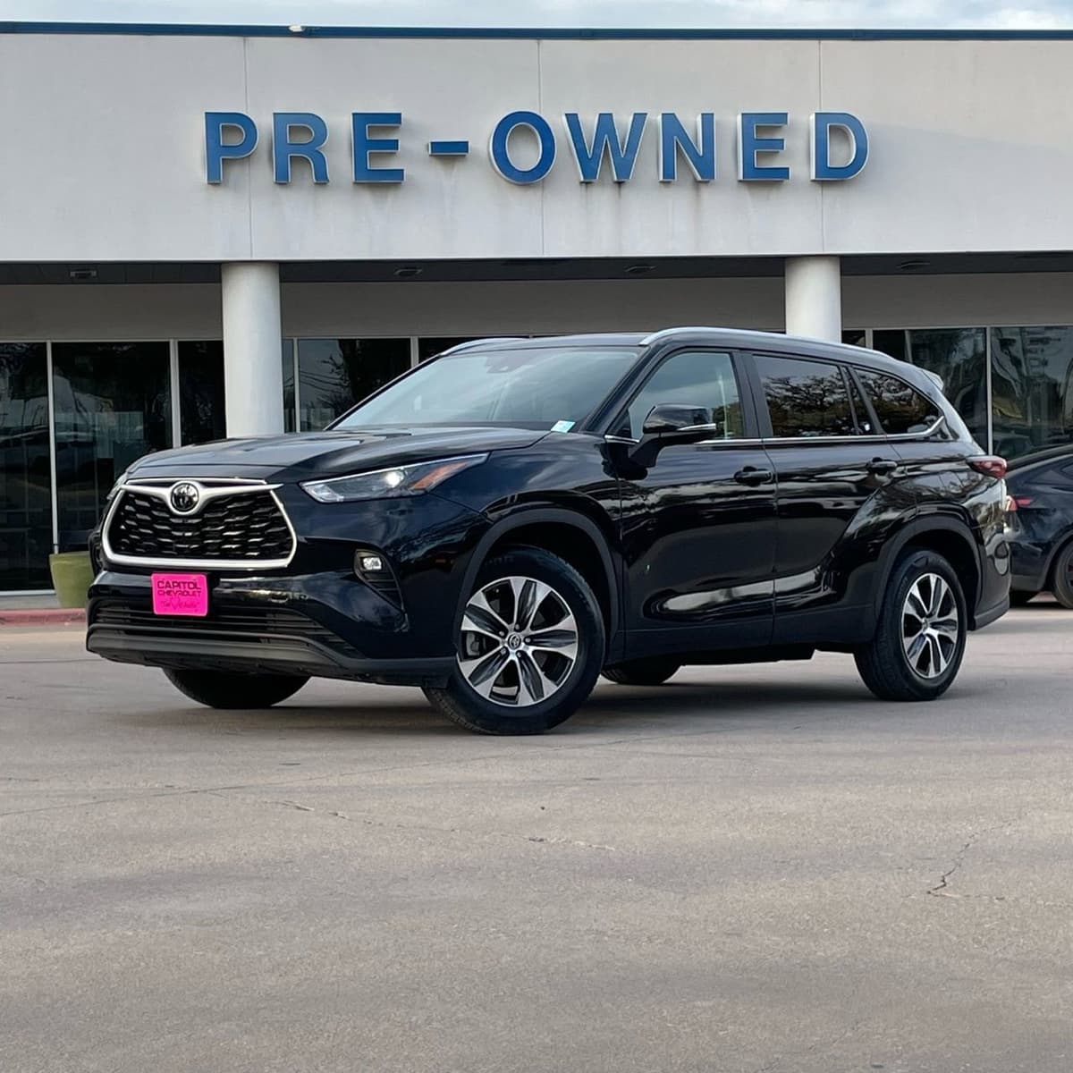 2024 Toyota Highlander - Image 2