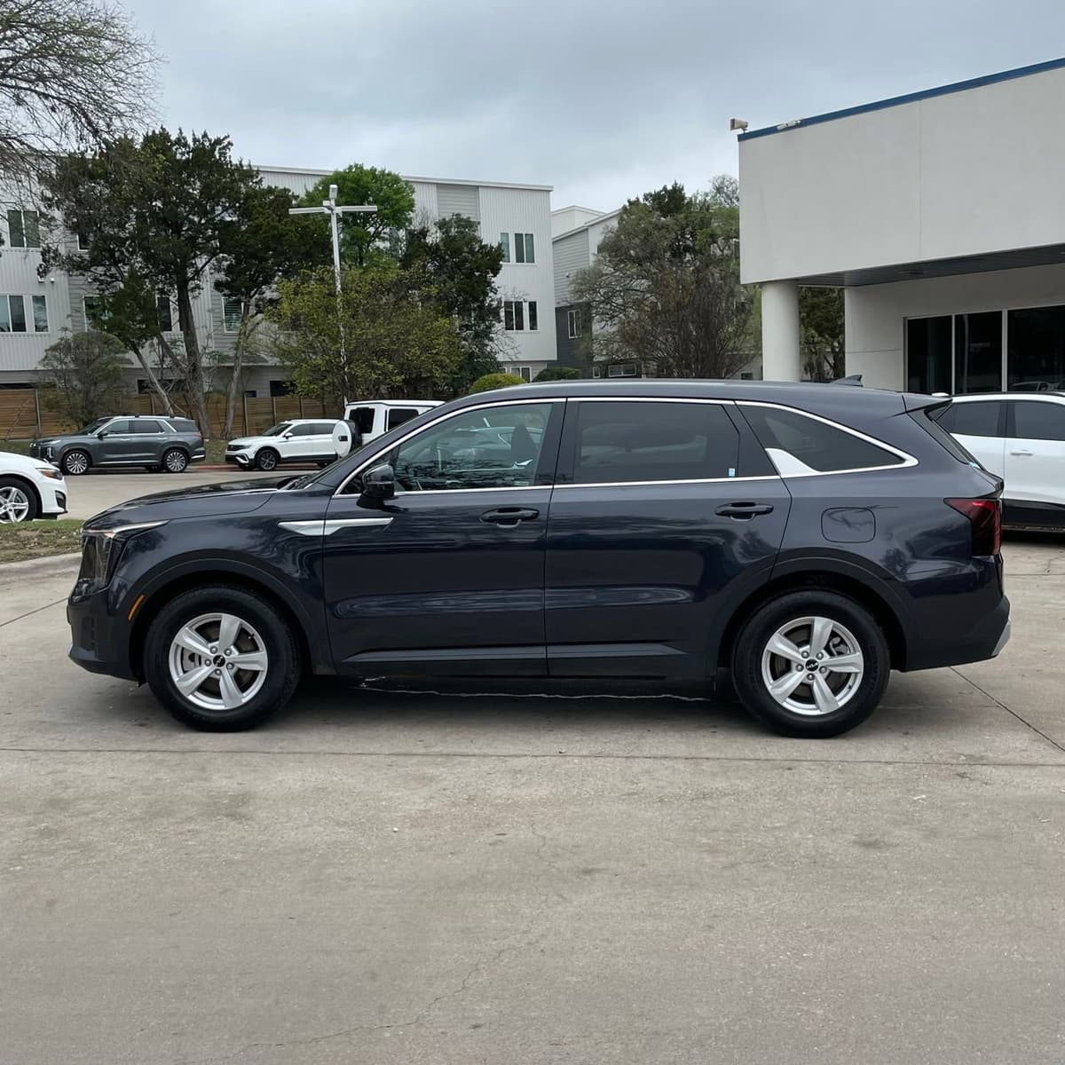 2025 Kia Sorento - Image 3