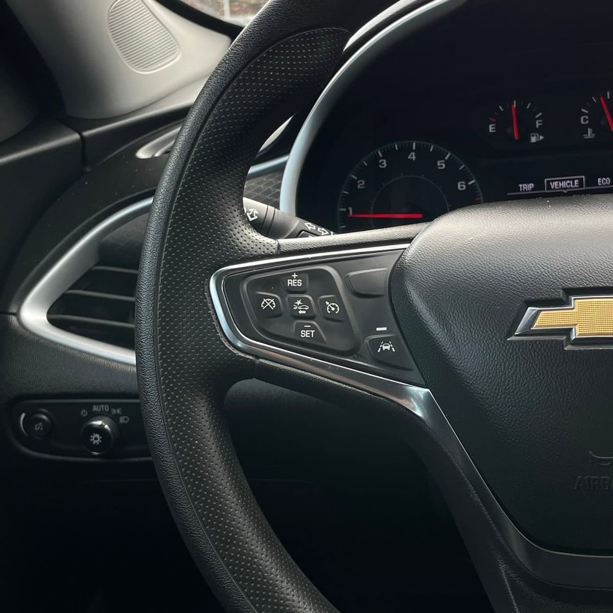 2024 Chevrolet Malibu - Image 12