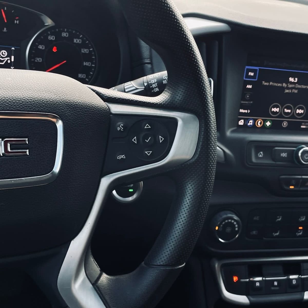 2024 GMC Terrain - Image 14