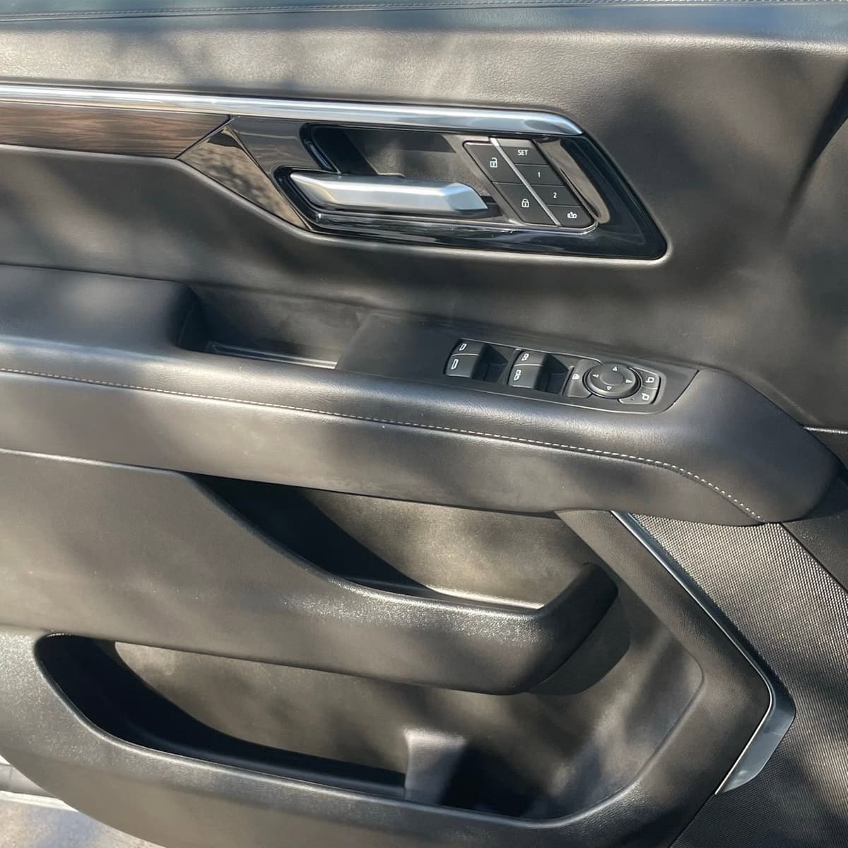 2025 Chevrolet Tahoe - Image 21