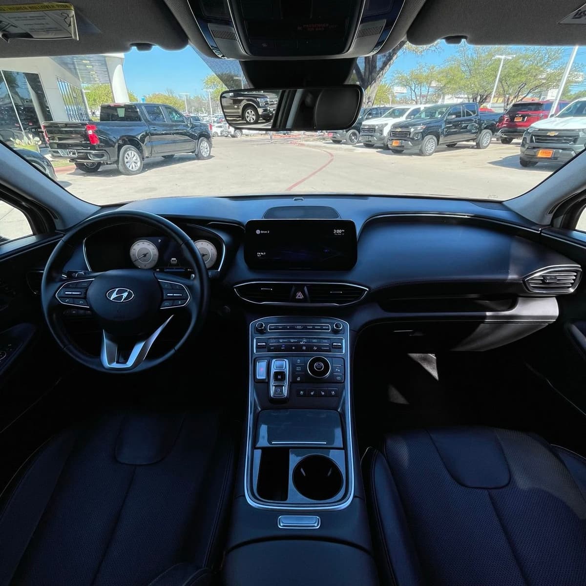 2022 Hyundai Santa Fe - Image 11