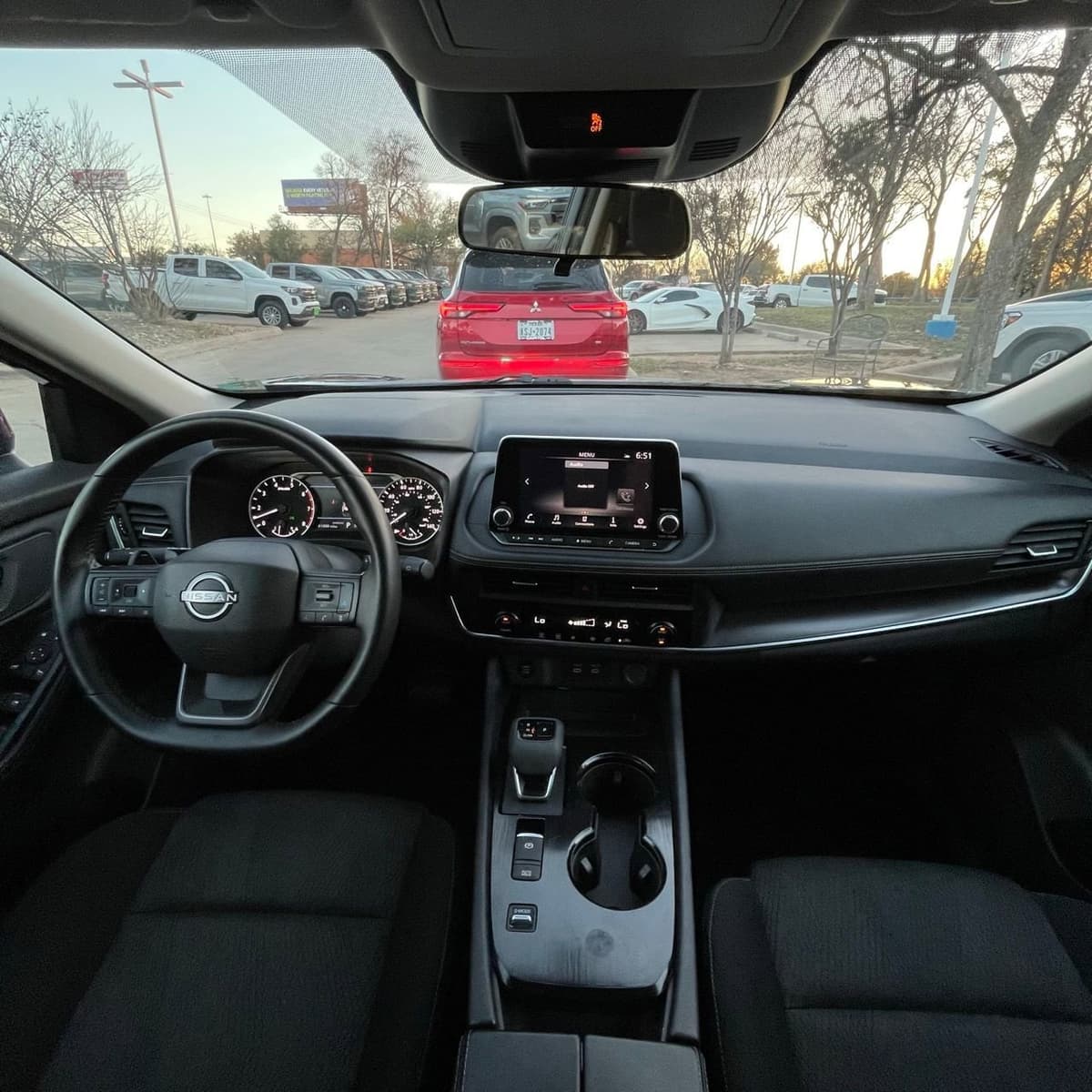 2025 Nissan Rogue - Image 10