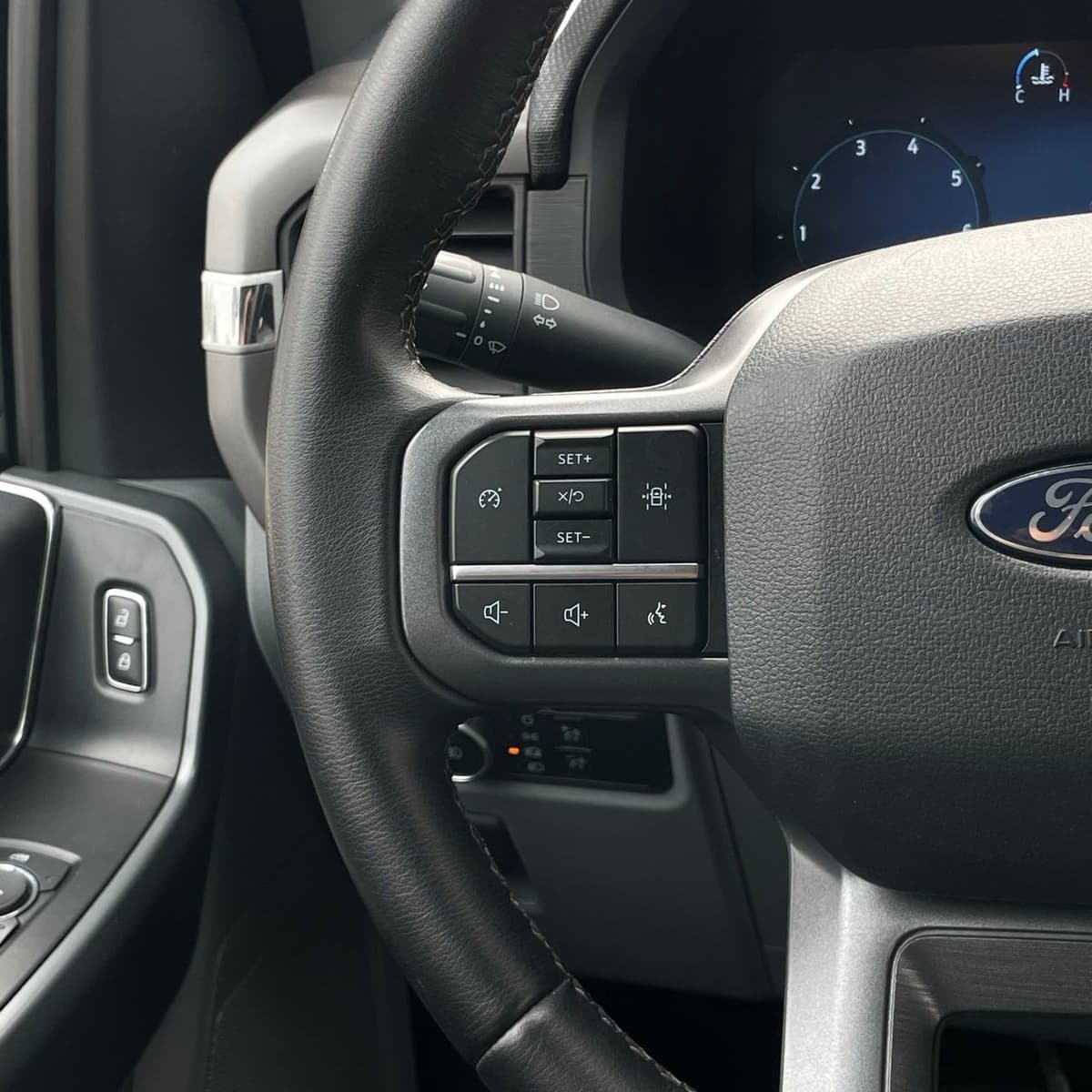 2024 Ford F-150 - Image 13