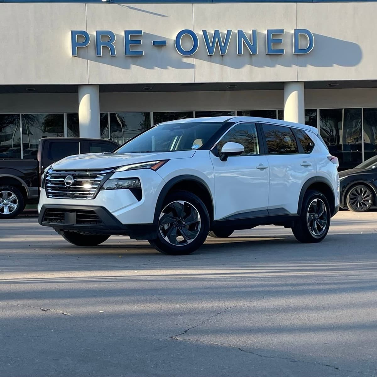 2025 Nissan Rogue - Image 2