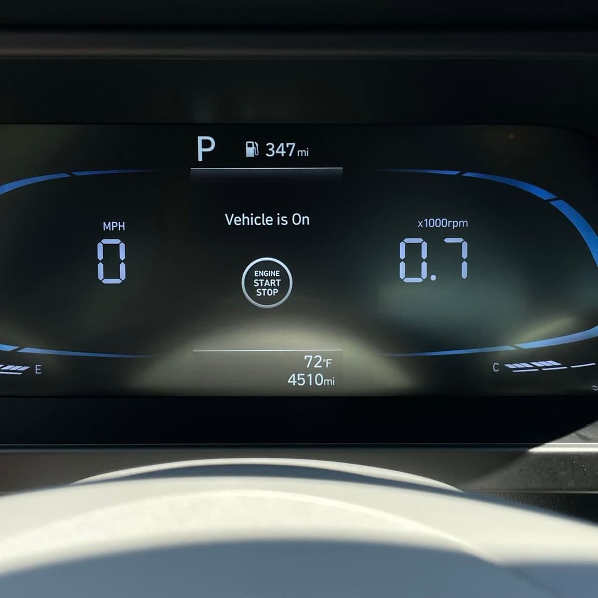 2025 Hyundai Elantra - Image 15