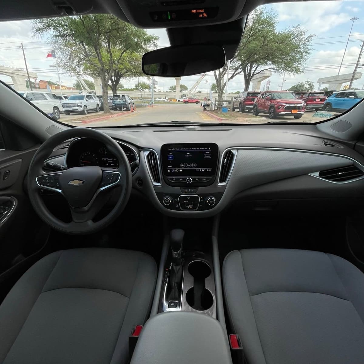 2024 Chevrolet Malibu - Image 10