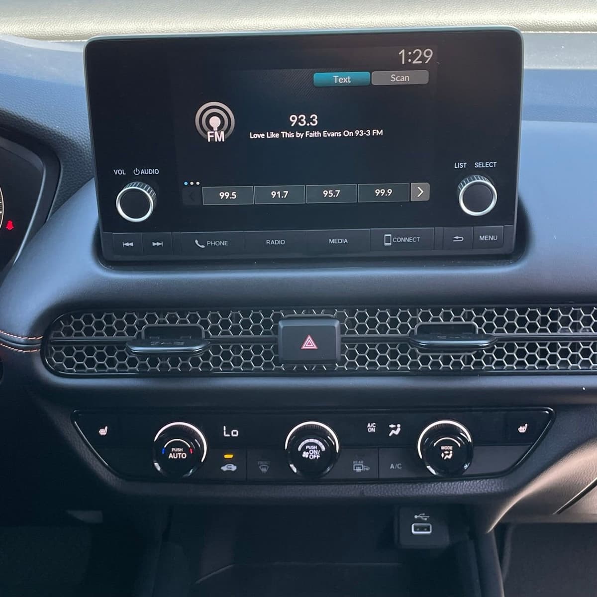 2025 Honda HR-V - Image 17