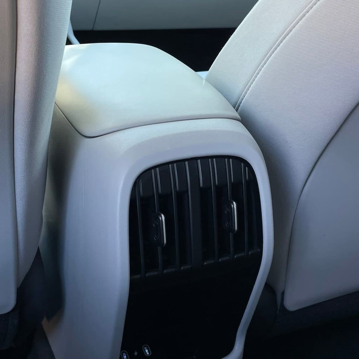 2025 Hyundai Kona - Image 24