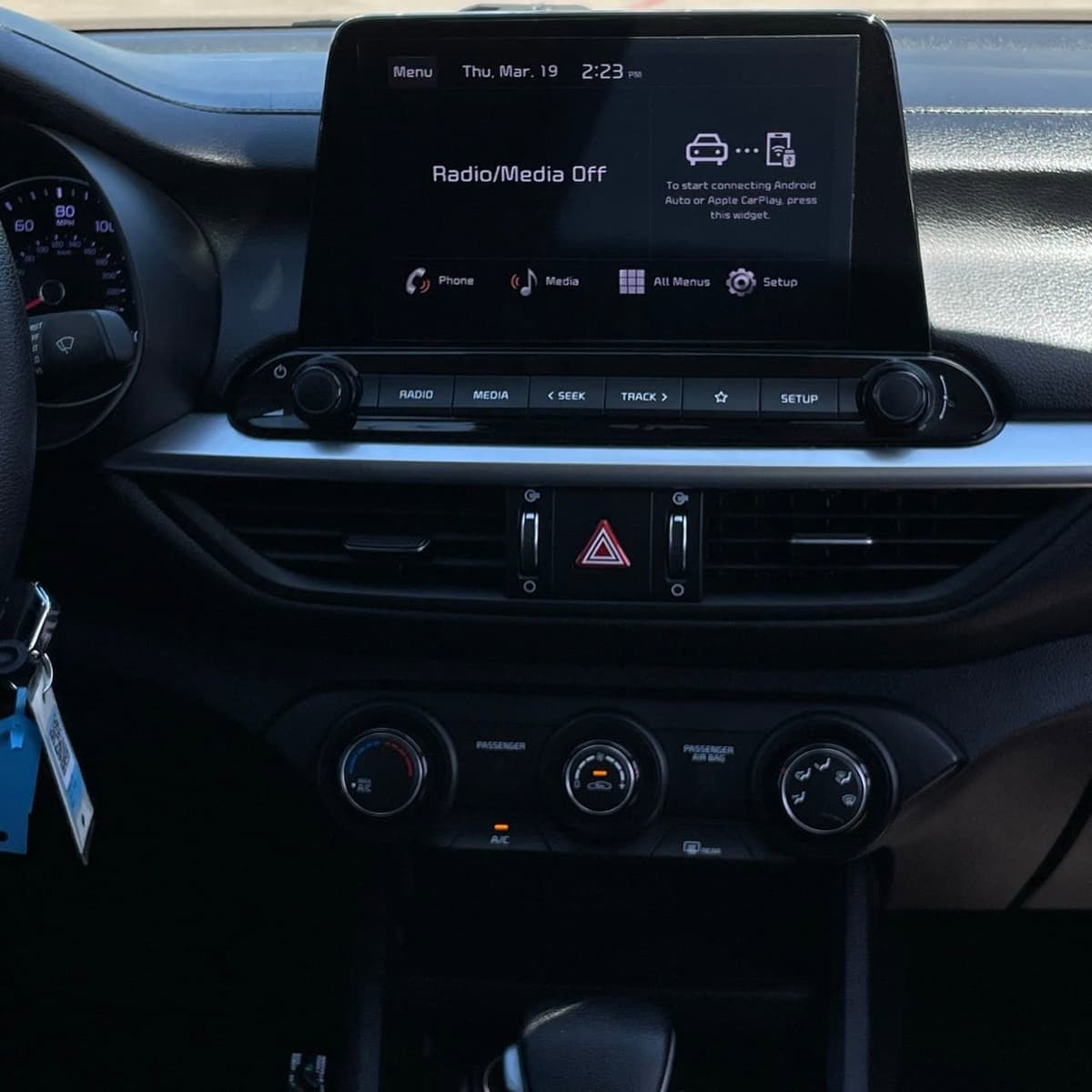 2023 Kia Forte - Image 16