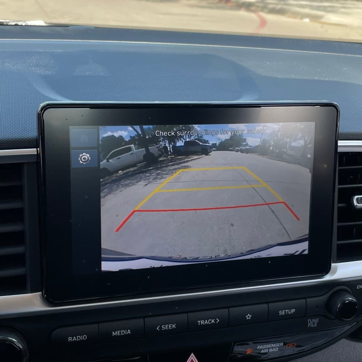 2025 Hyundai Venue - Image 18