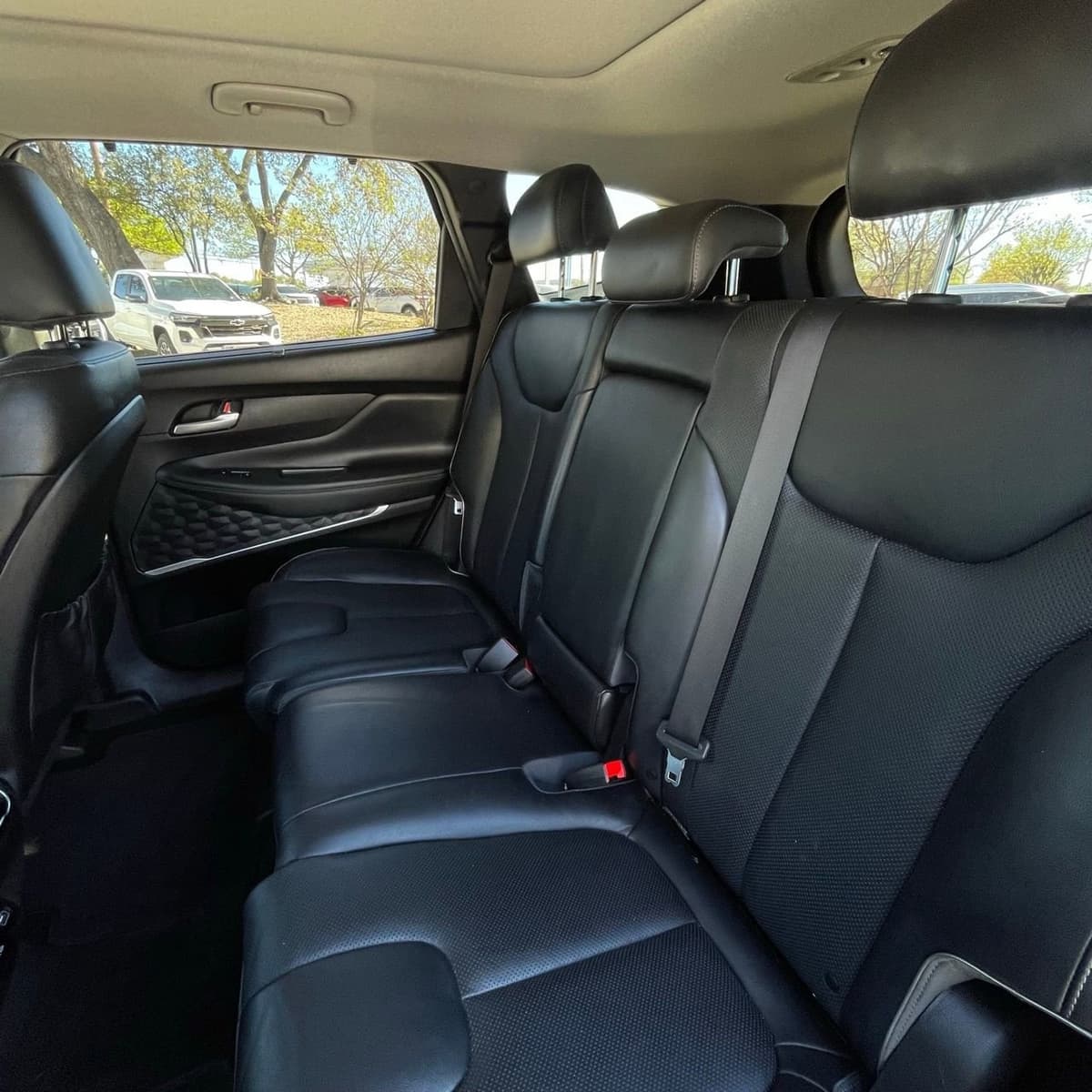 2022 Hyundai Santa Fe - Image 24