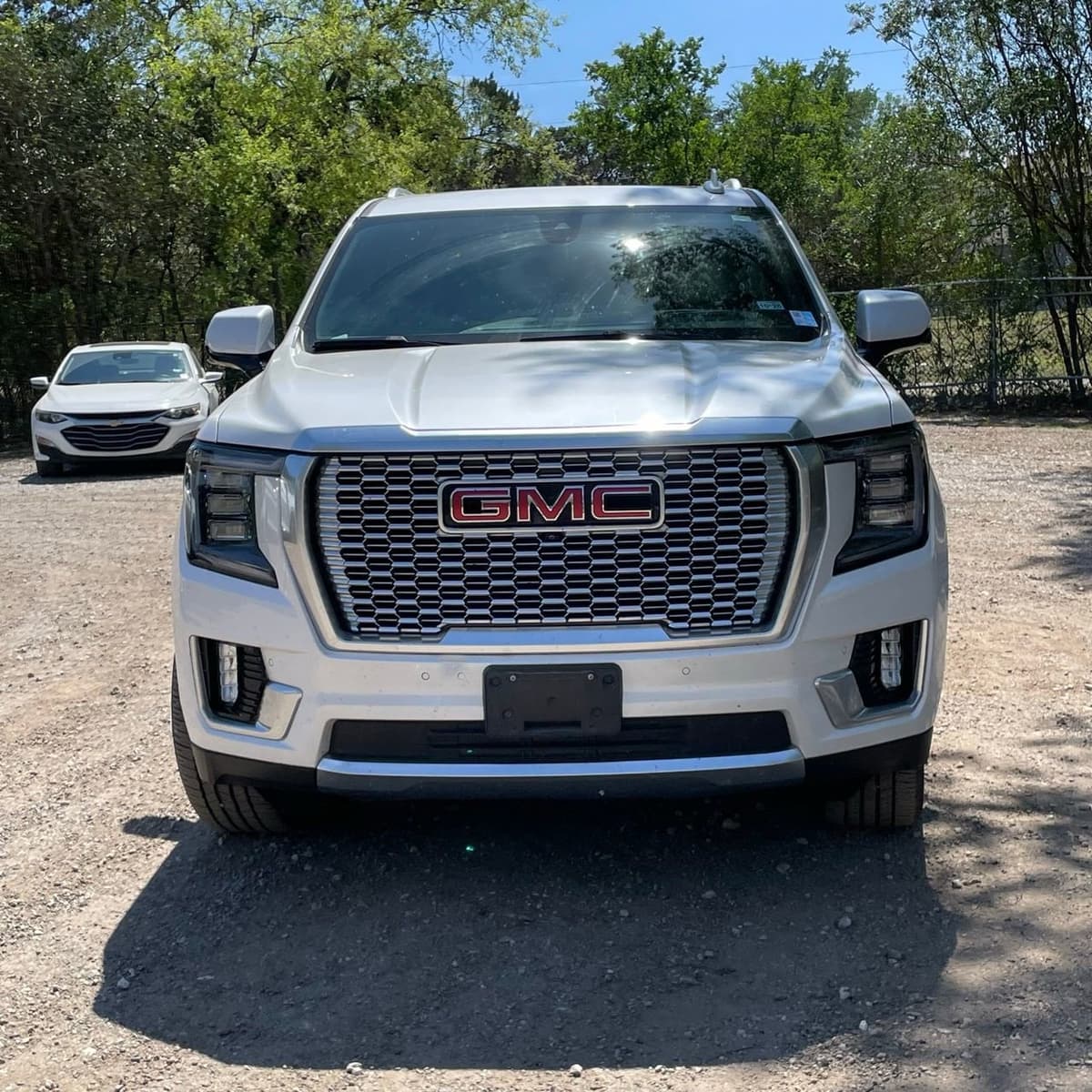 2021 GMC Yukon - Image 2