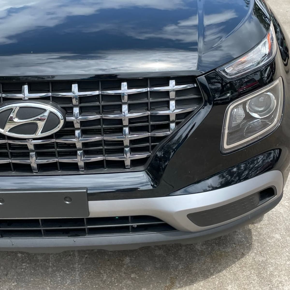2025 Hyundai Venue - Image 7